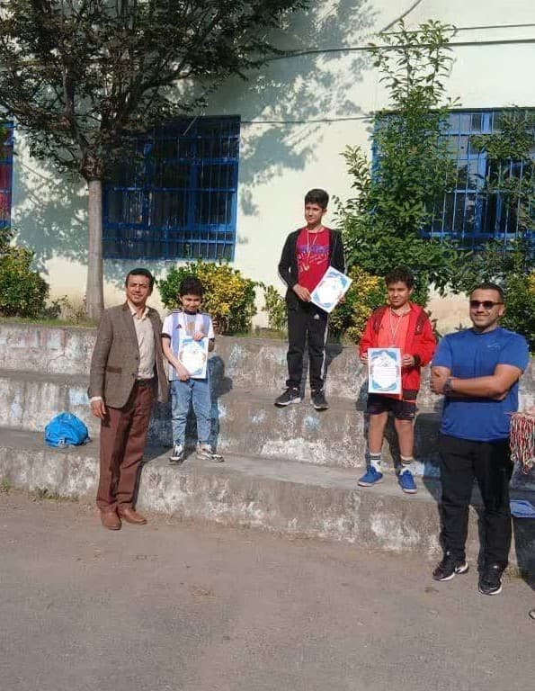 کسب مقام اول شنا در سطح مدارس ابتدایی شهرستان توسط دانش آموز عزیز پایه ششم شنتیا کاظمی